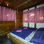 Haengebett Im Stall