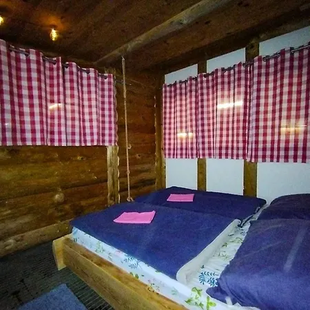 Haengebett Im Stall