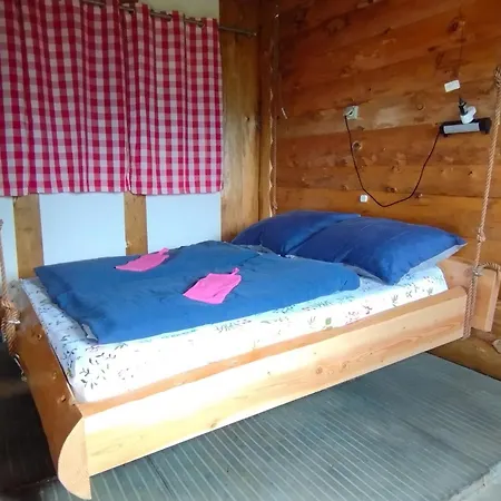 Haengebett Im Stall *