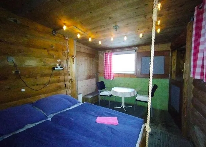 Haengebett Im Stall * Fahrni