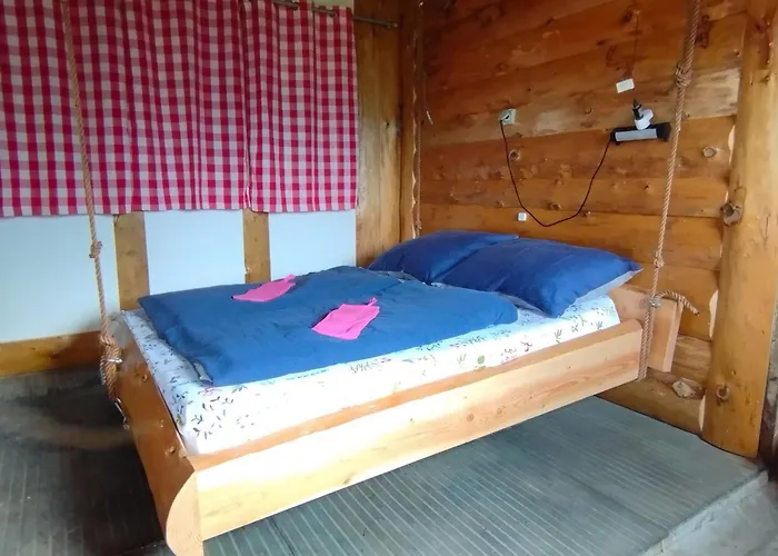 Haengebett Im Stall *